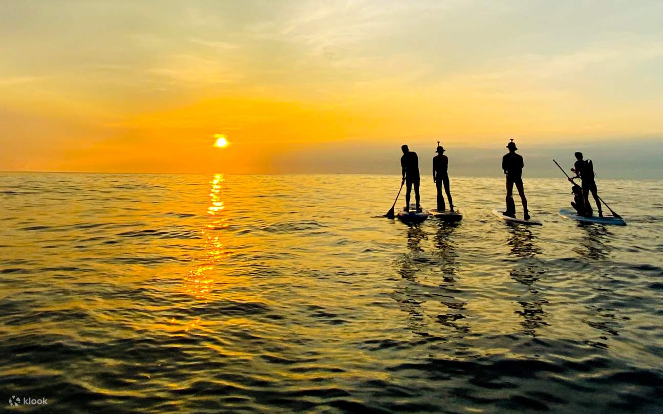 Longdone SUP & Snorkeling Experience in New Taipei