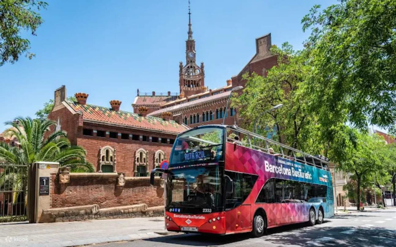 สัมผัส**ประสบการณ์** บาร์เซโลนา (Barcelona) ได้ตามใจคุณ พร้อมอิสระในการขึ้นลงรถได้ตามต้องการ