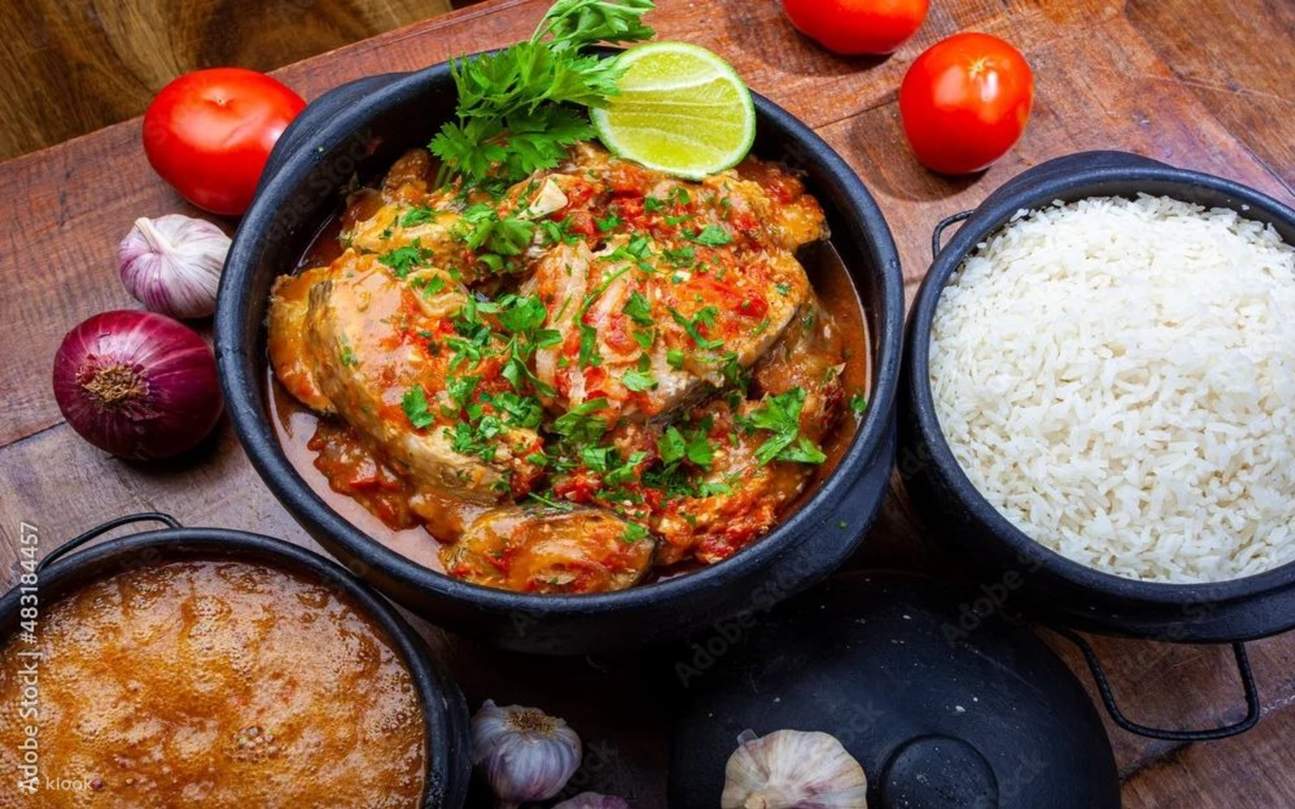 Domina el arte de hacer moqueca bajo la guía de un experto chef afrobrasileño en Salvador.