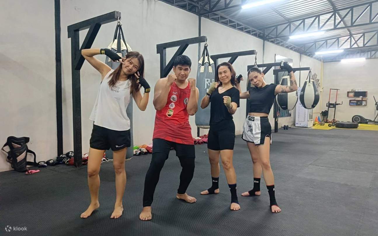 Jika anda mencari pengalaman yang lebih peribadi untuk kumpulan anda, atau hanya mahukan kelas praktikal sepenuhnya dengan guru anda, kelas peribadi juga disediakan.