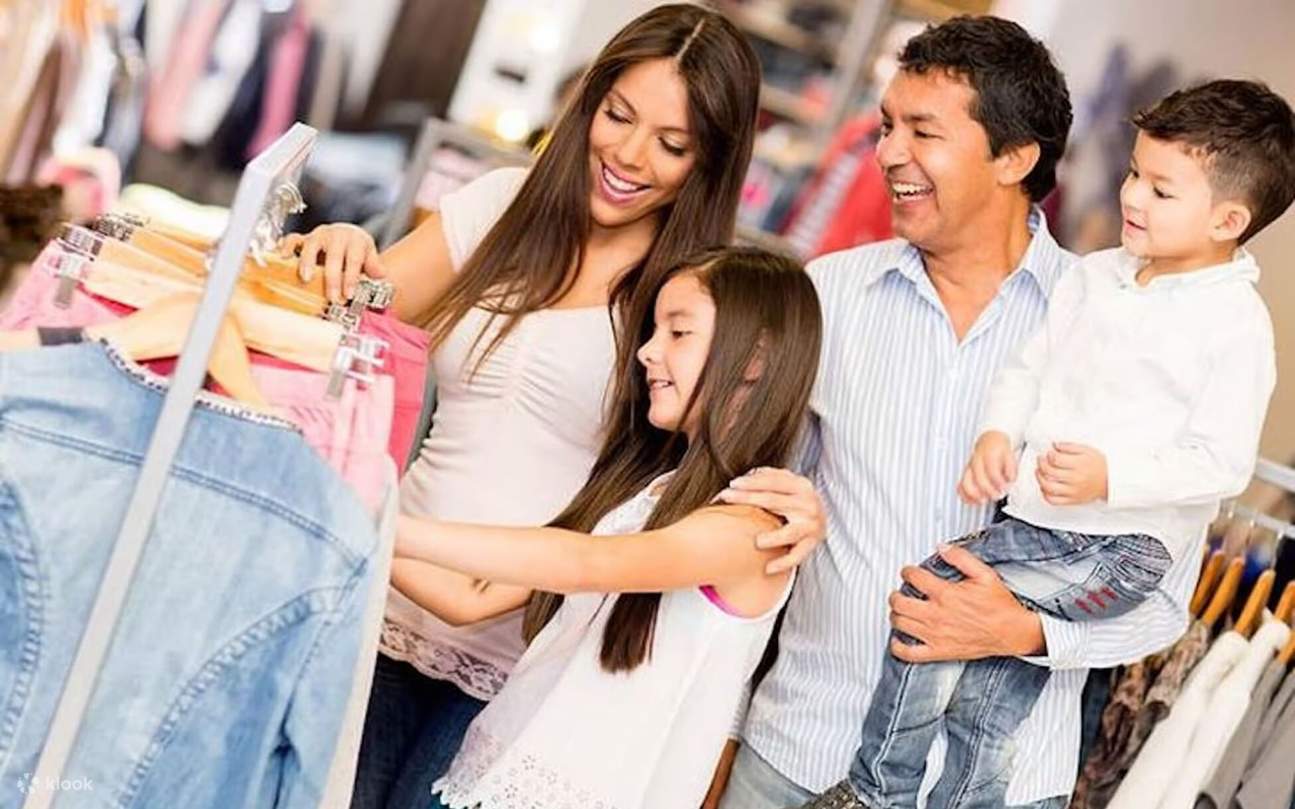 Nhận một cuốn sổ tay VIP kỹ thuật số Waikele Premium Outlets miễn phí và nắm bắt các ưu đãi tuyệt vời