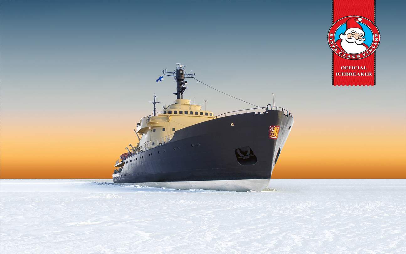 Découvrez l'Arctique de près grâce à des activités de flottaison et de marche sur la glace lors de cette croisière unique.