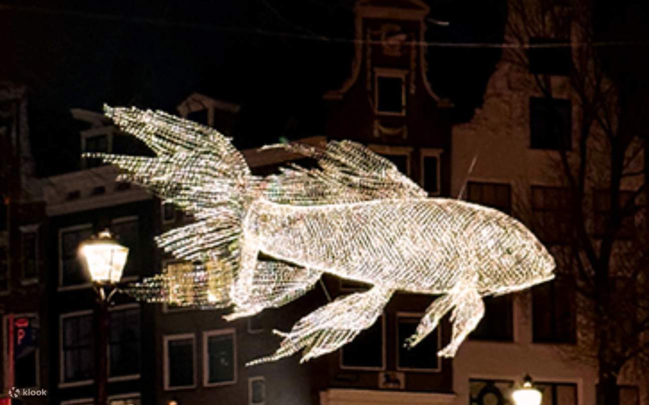 Du thuyền trên kênh Amsterdam Light Festival 2025 - 2026