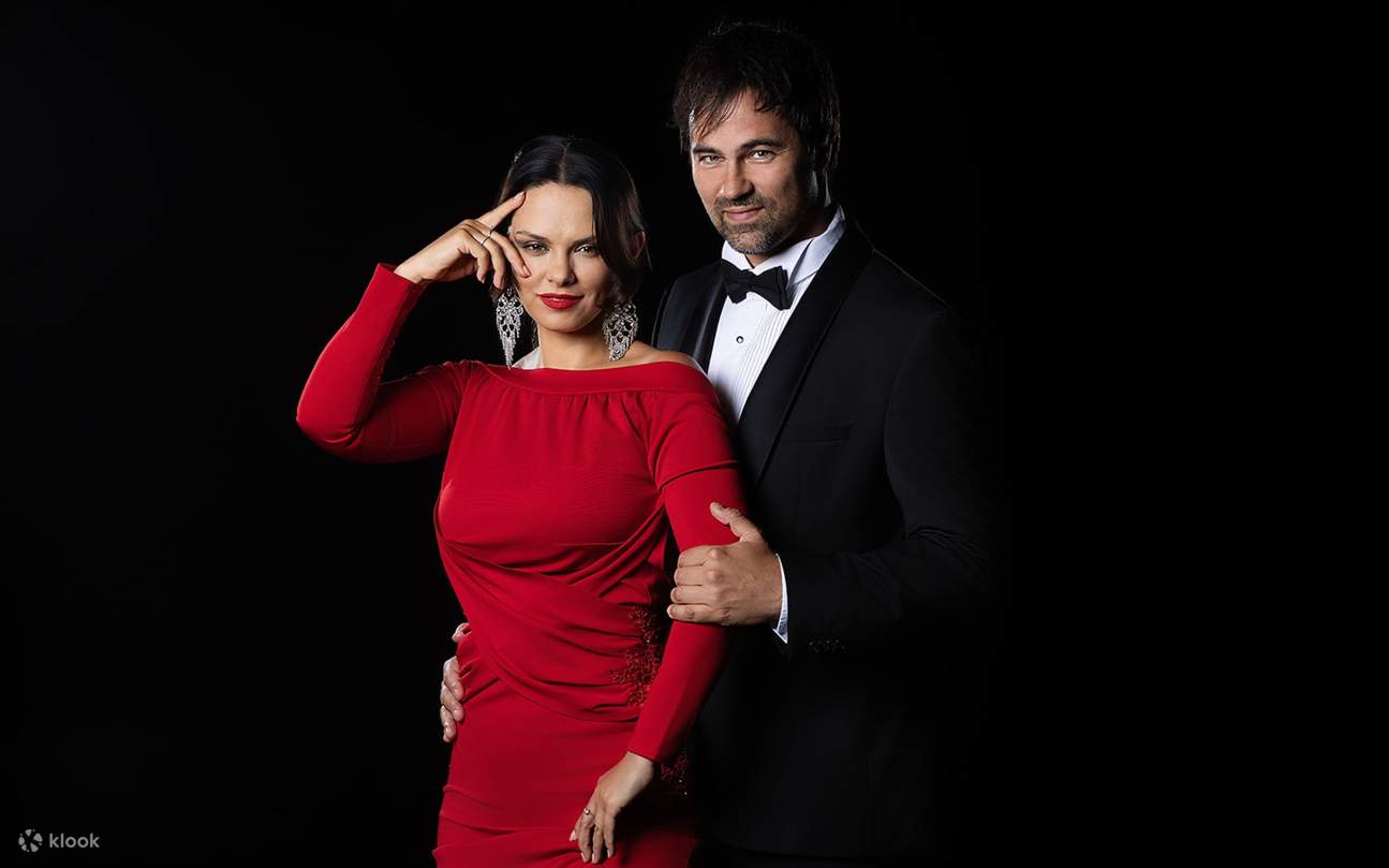 Anca und Lucca Showticket für Magic World Wien