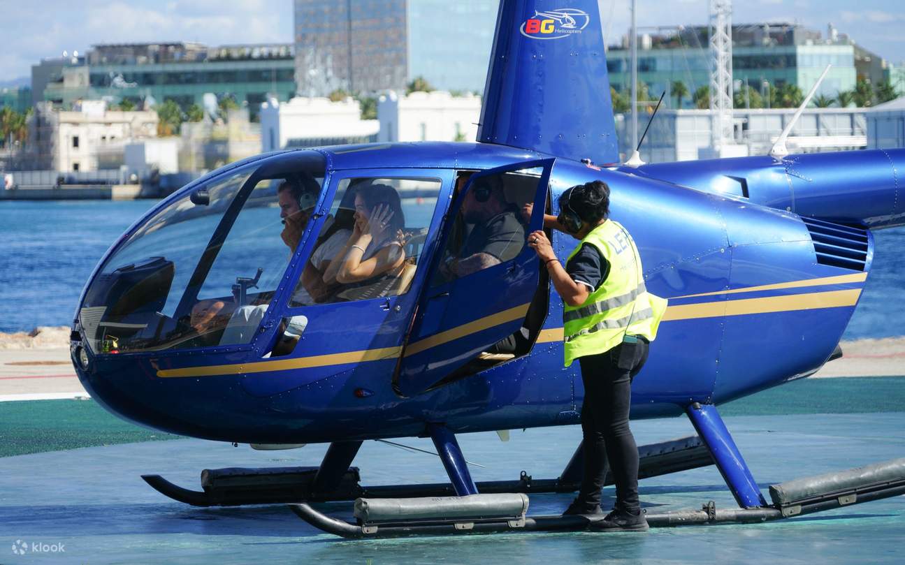 Prepare for takeoff as an expert crew guides you into an unforgettable sky-high experience over Barcelona
