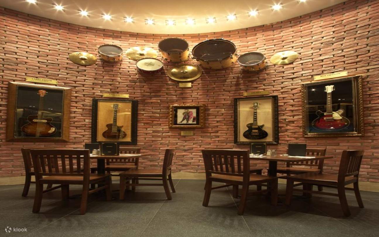 Les repas de groupe sont parfaits pour les familles, les amis et les mélomanes qui explorent le centre-ville de Palma.