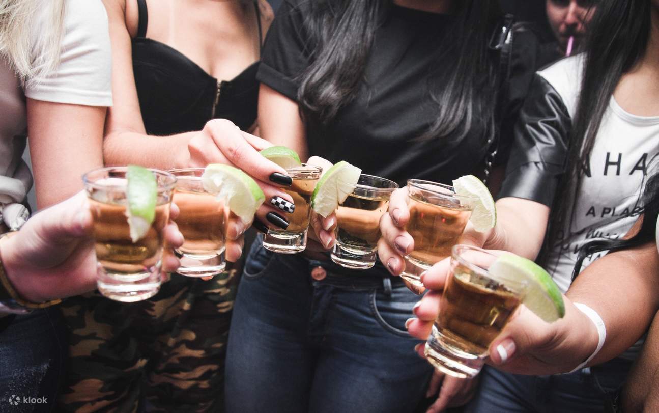 shot di vodka in Thailandia