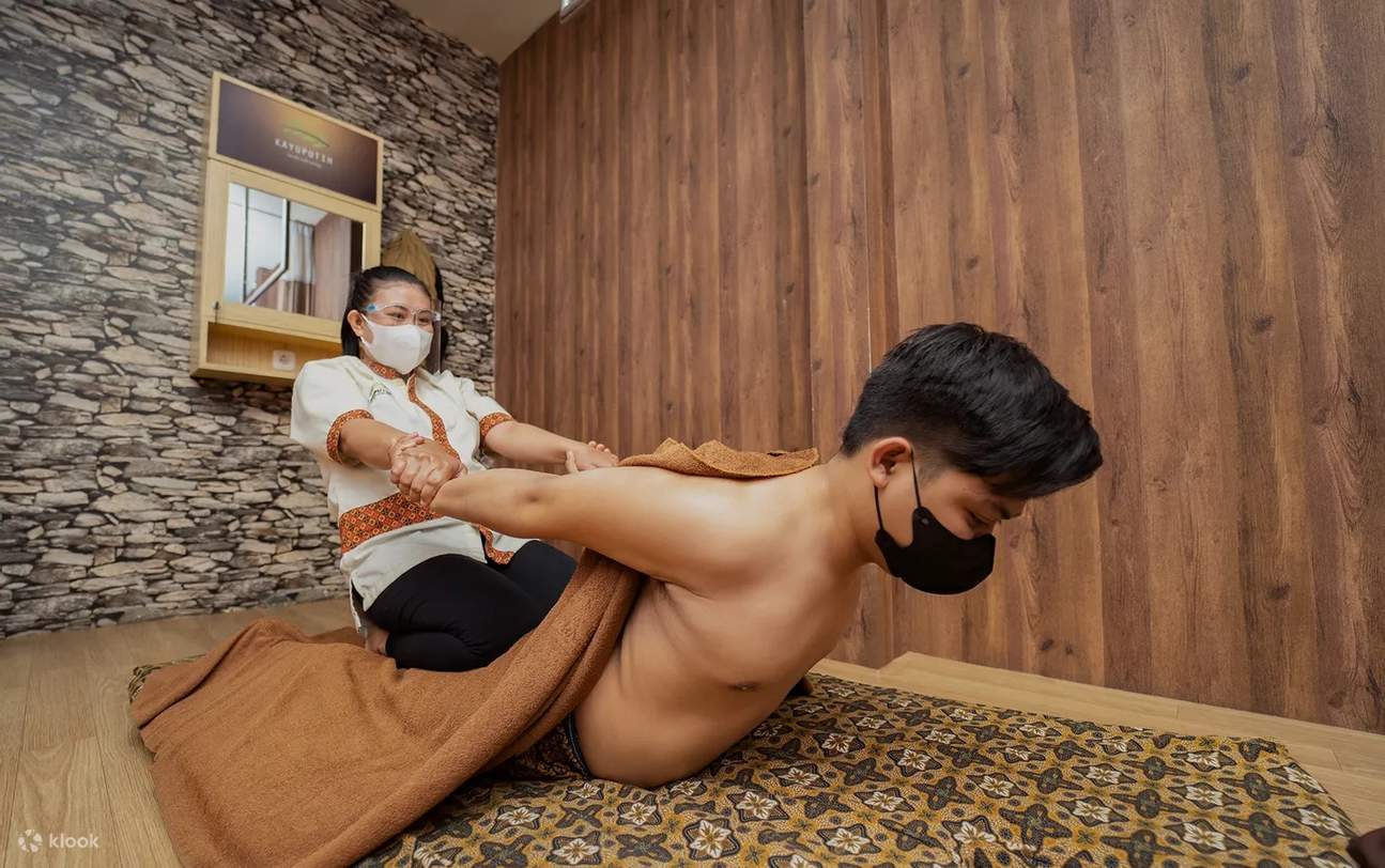 Kayuputih Family Reflexology in Malang