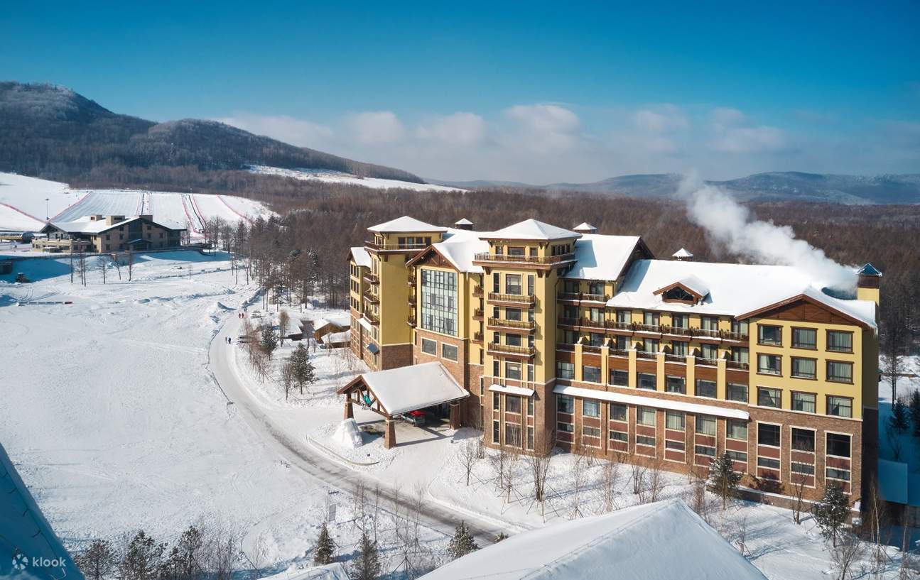 Club Med Changbaishan Resort (Accommodation + All-day Dining + Professional Skiing Lessons + Unlimited Skiing Experience + Hot Spring Center + Evening Parties)
