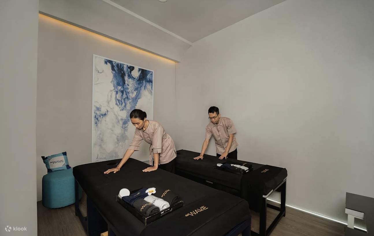 De WAVE Family Massage & Reflexology Plaza Ambarrukmo ใน ยอกยาการ์ตา