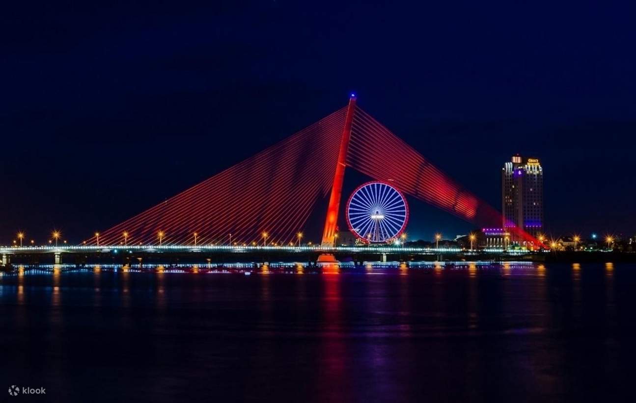 Pelayaran Malam di Sungai Han dengan Dragon Cruise 