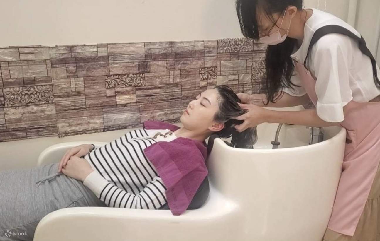 Kaohsiung: Christina's Holy Shop - Meridian Stress Relief & Essential Oil Massage