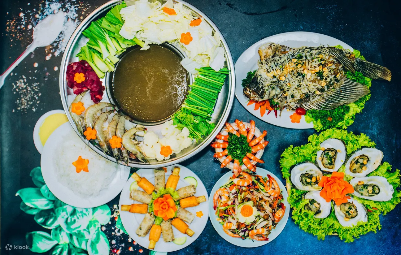 Dinner on Indochina Junk in Ho Chi Minh City