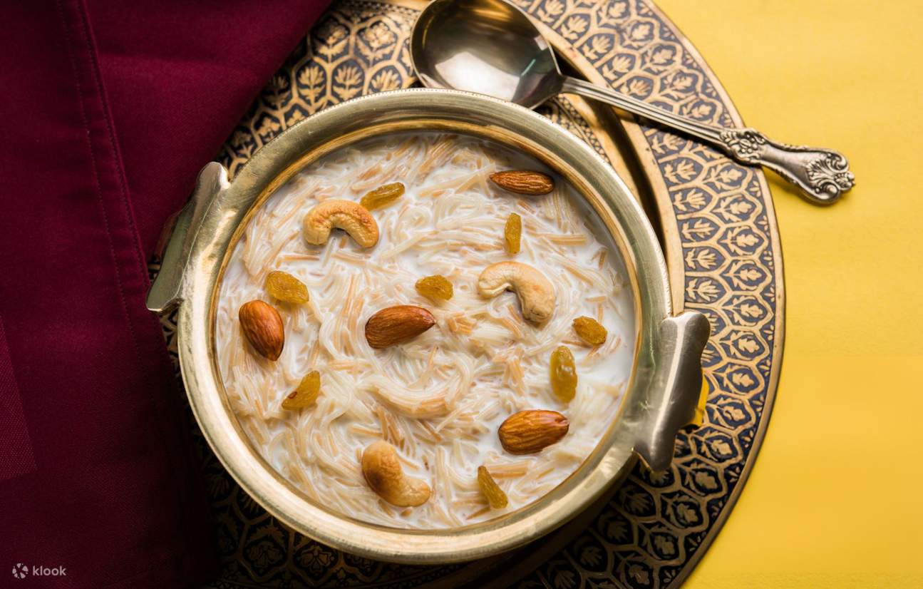 Cooking Secrets of Pune: Authentic Classes & Meal with a Chef Family