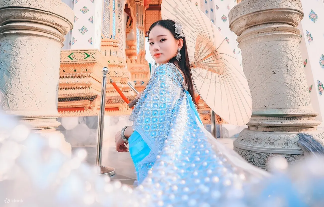 曼谷全套泰式服装租赁 + 发型和化妆