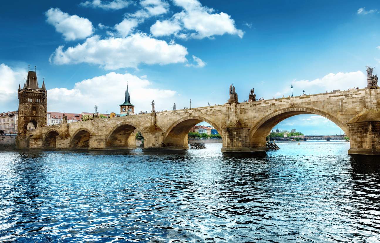 プラハ:有名な王家の道を歩くツアー | Klook