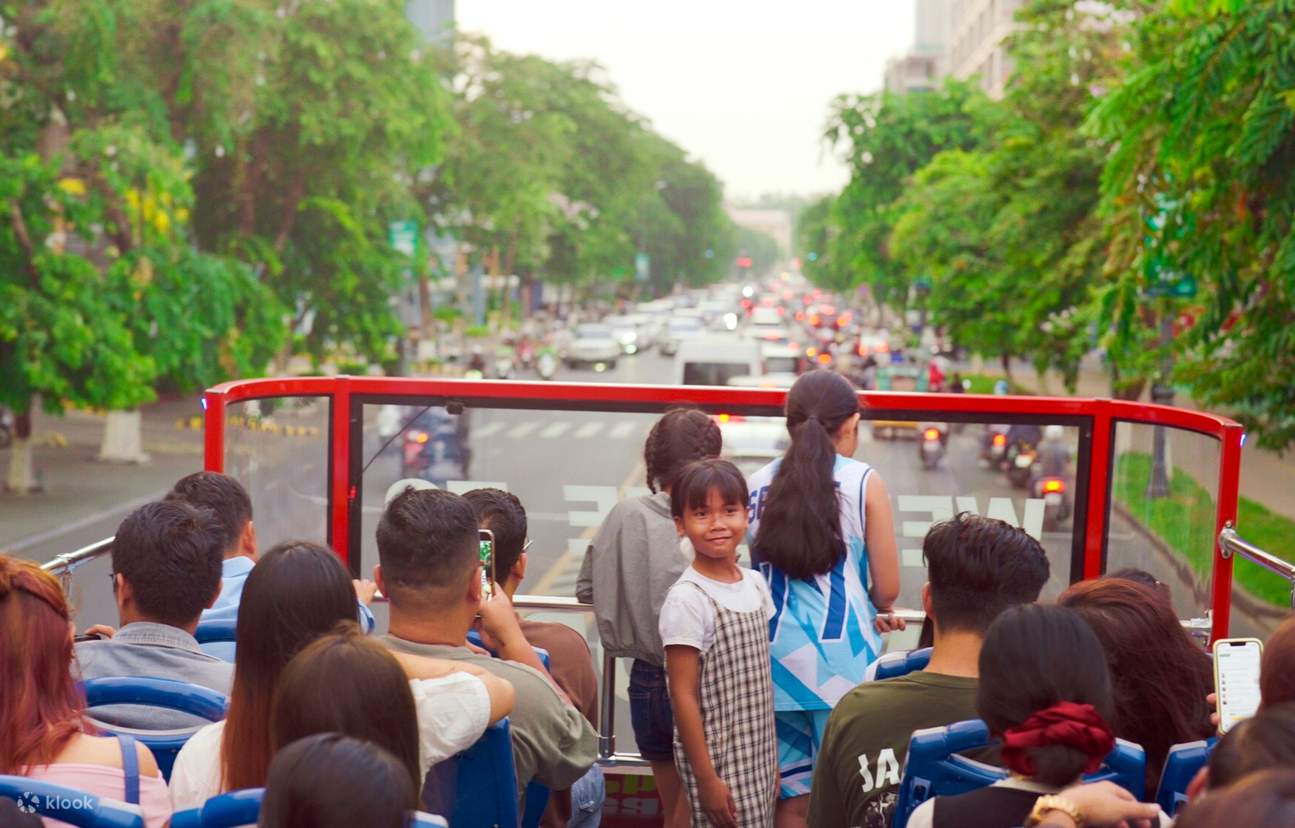 Phnom Penh: Tiket Bus Hop-On Hop-Off dengan Mekong Cruise Gratis