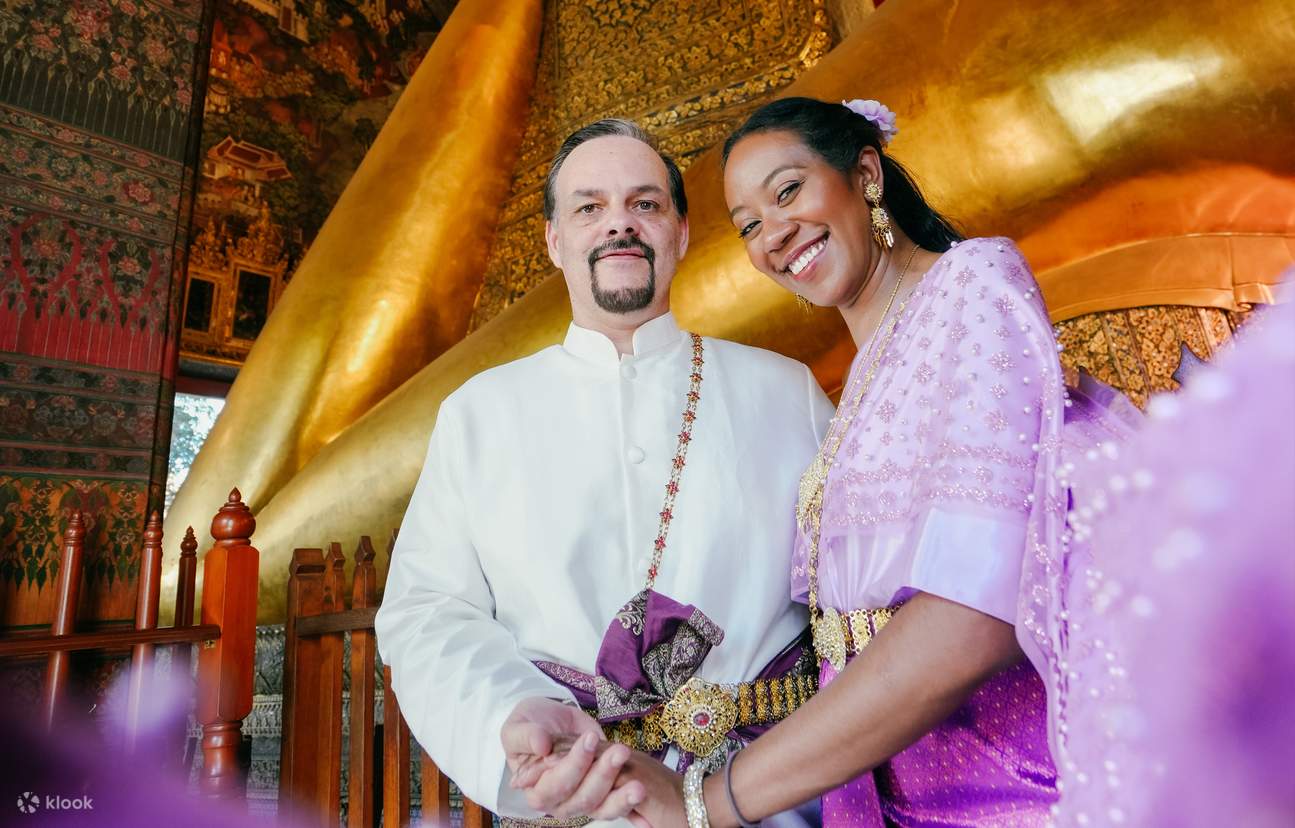 バンコクのワット・アルンでのプロによるタイ衣装写真撮影