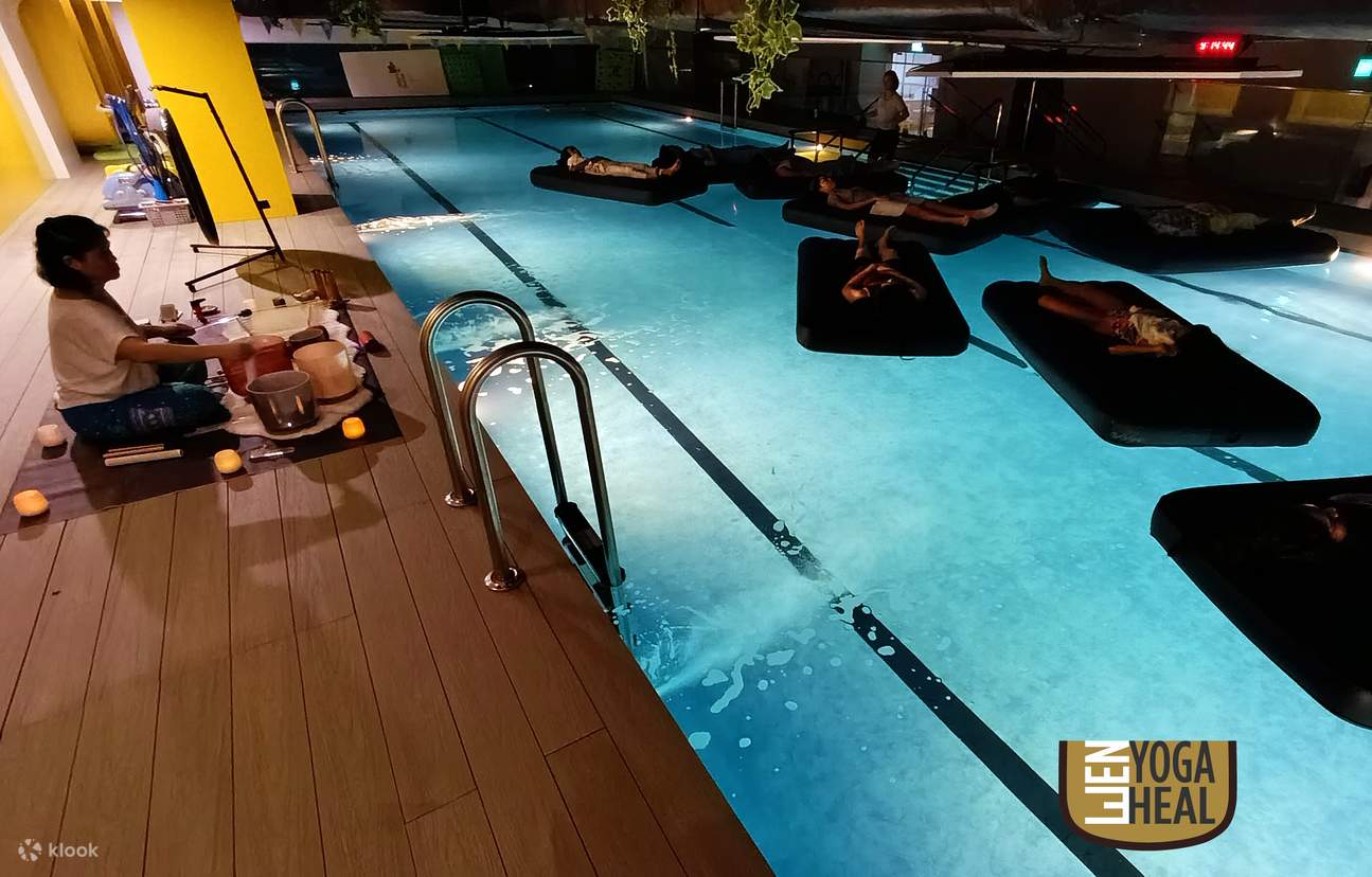 BAÑO DE SONIDO Flotante en el Agua