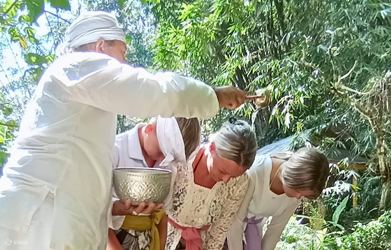 upacara penyucian di Bali, menyegarkan semangat