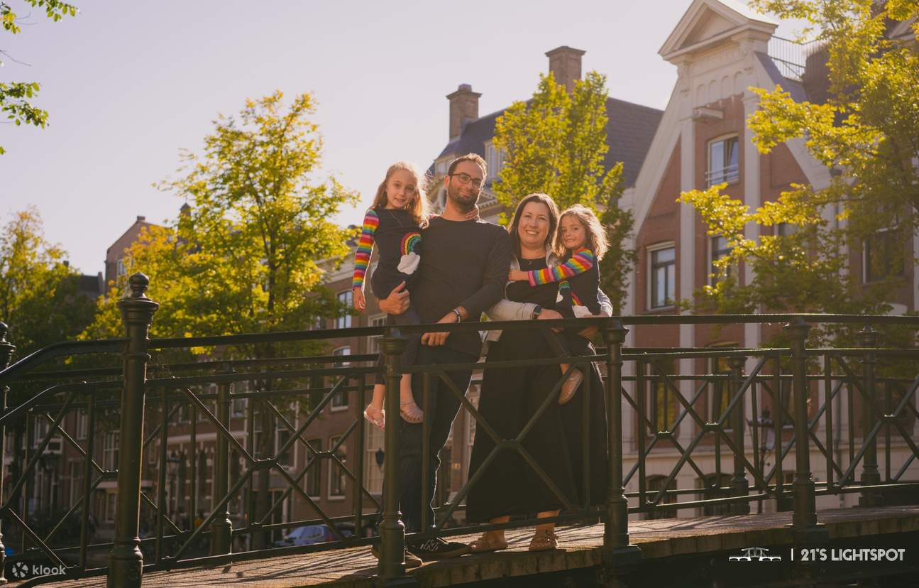 Datang dan dapatkan foto keluarga Anda yang diambil saat liburan!