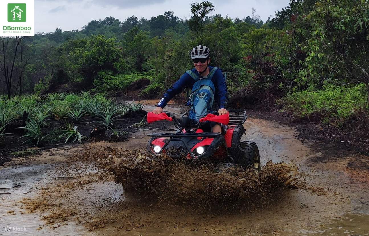 泥泞的车轮，快乐的心情！