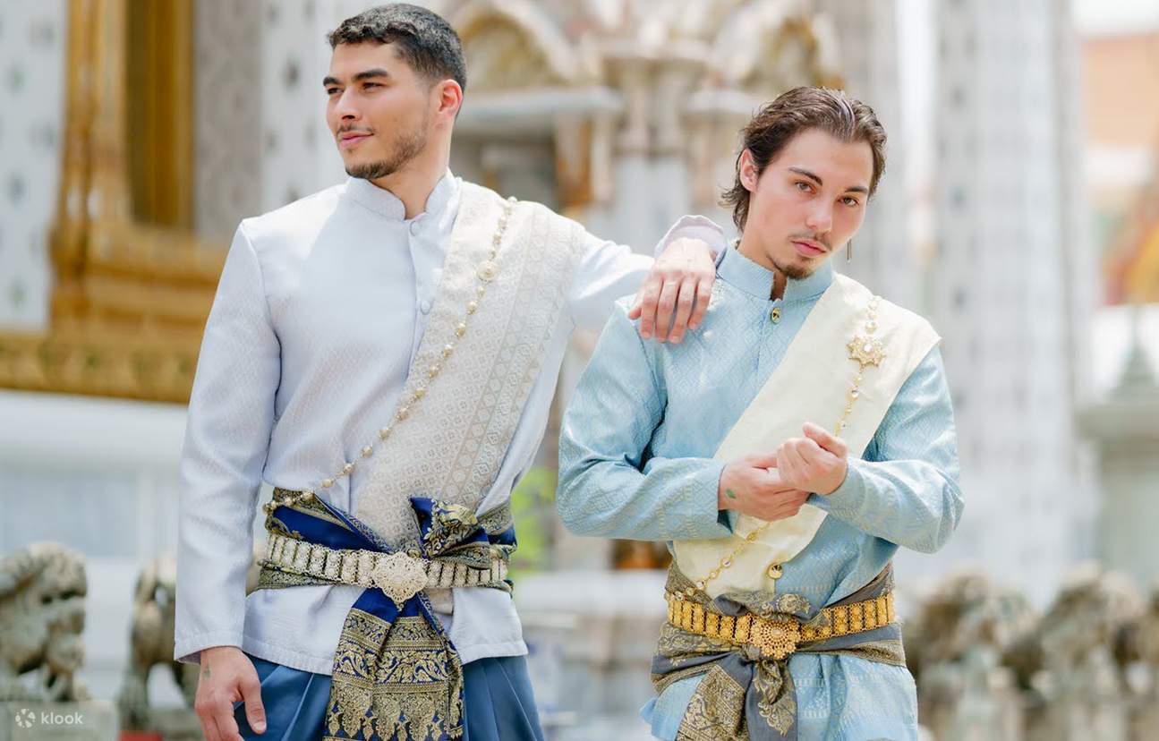 バンコクのワット・アルンでのプロによるタイ衣装写真撮影