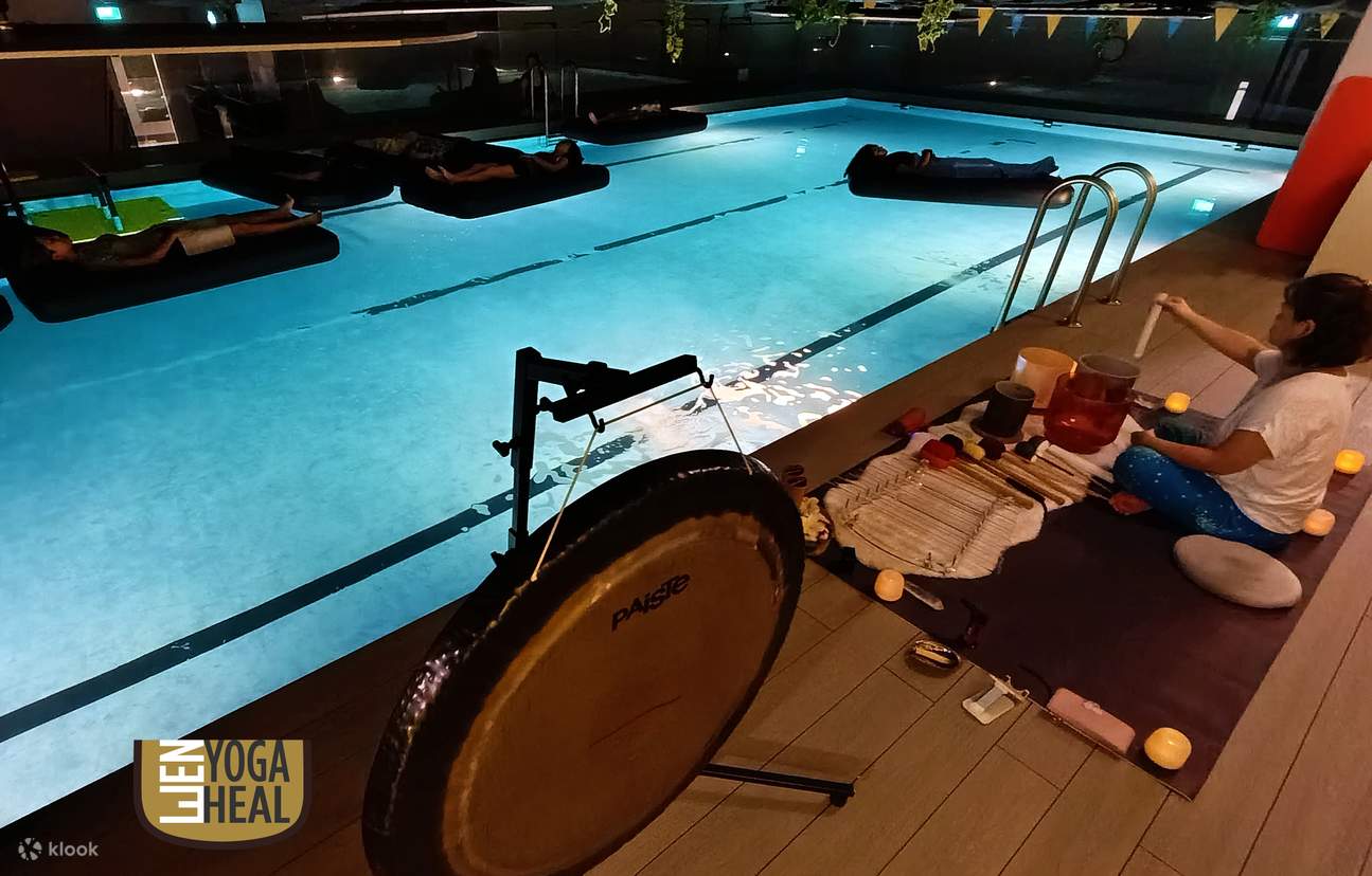 BAÑO DE SONIDO Flotante en el Agua