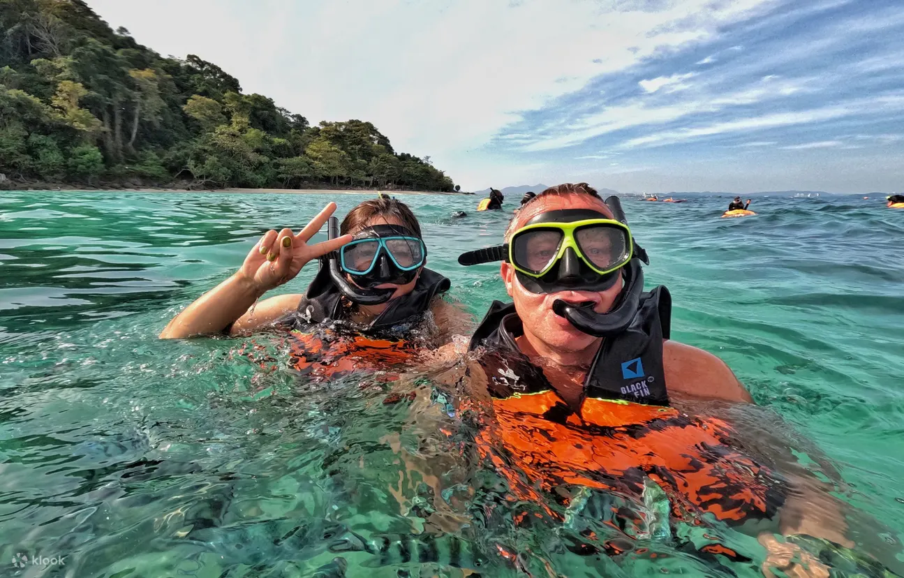 沙美岛：5 或 6 岛浮潜之旅（含午餐）