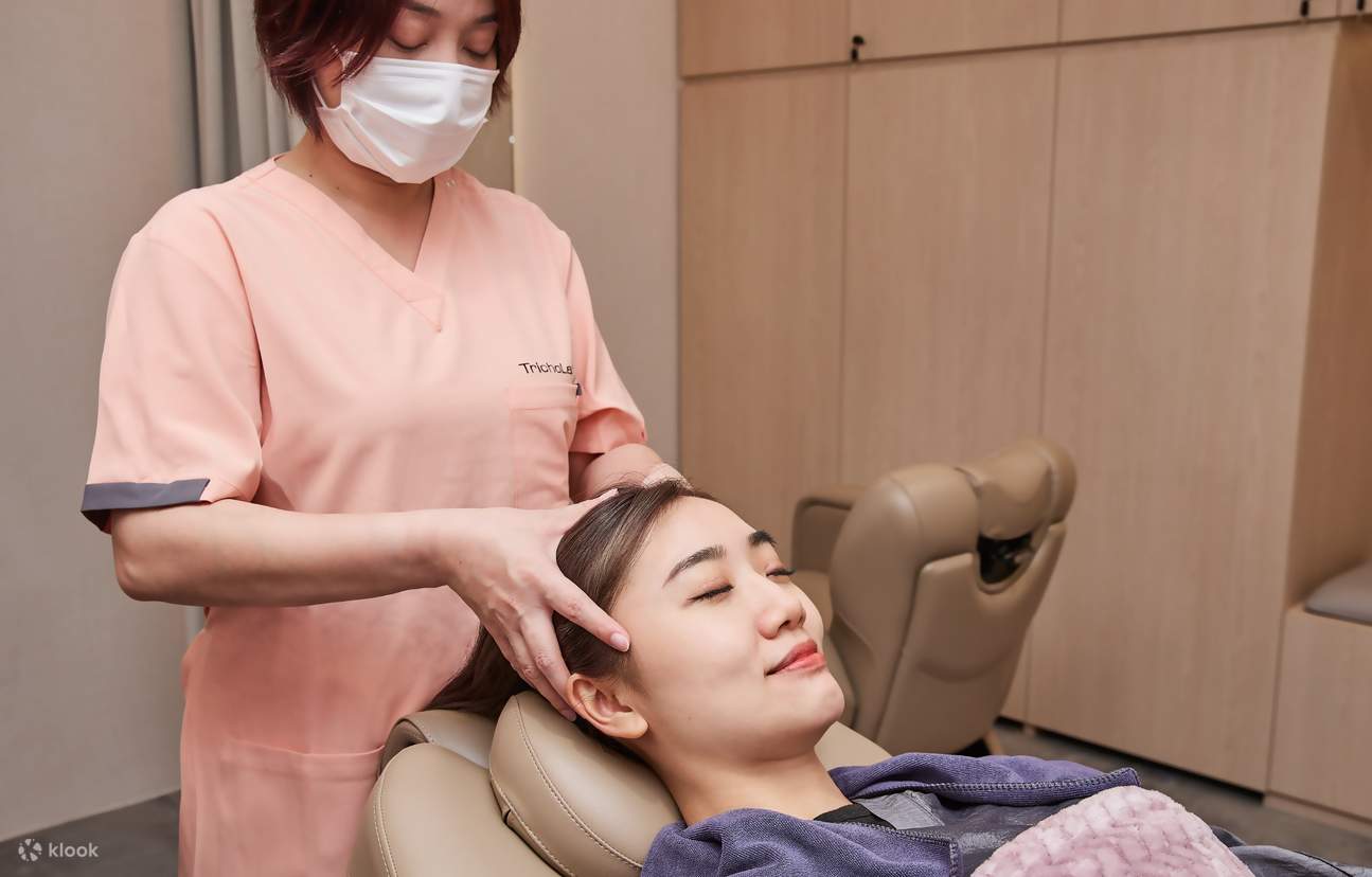 ผ่อนคลายไปกับบริการนวดศีรษะและบ่าต้อนรับ