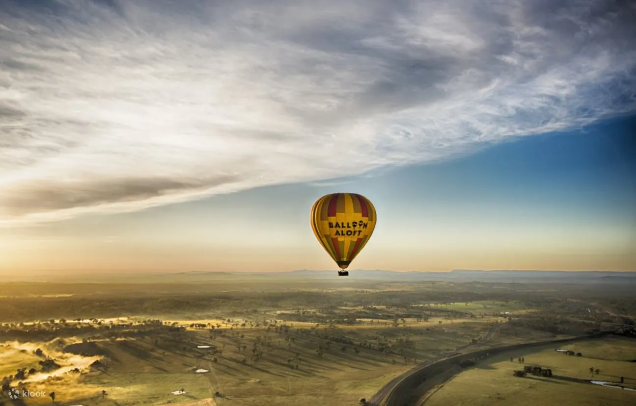 Hot air balloon in Hunter Valley