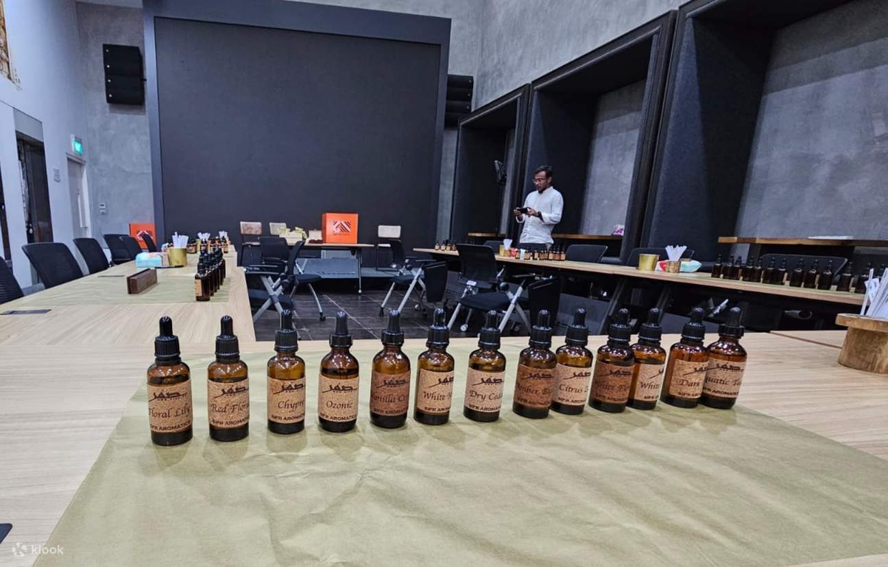 Lokakarya Bahasa Parfum di Singapura