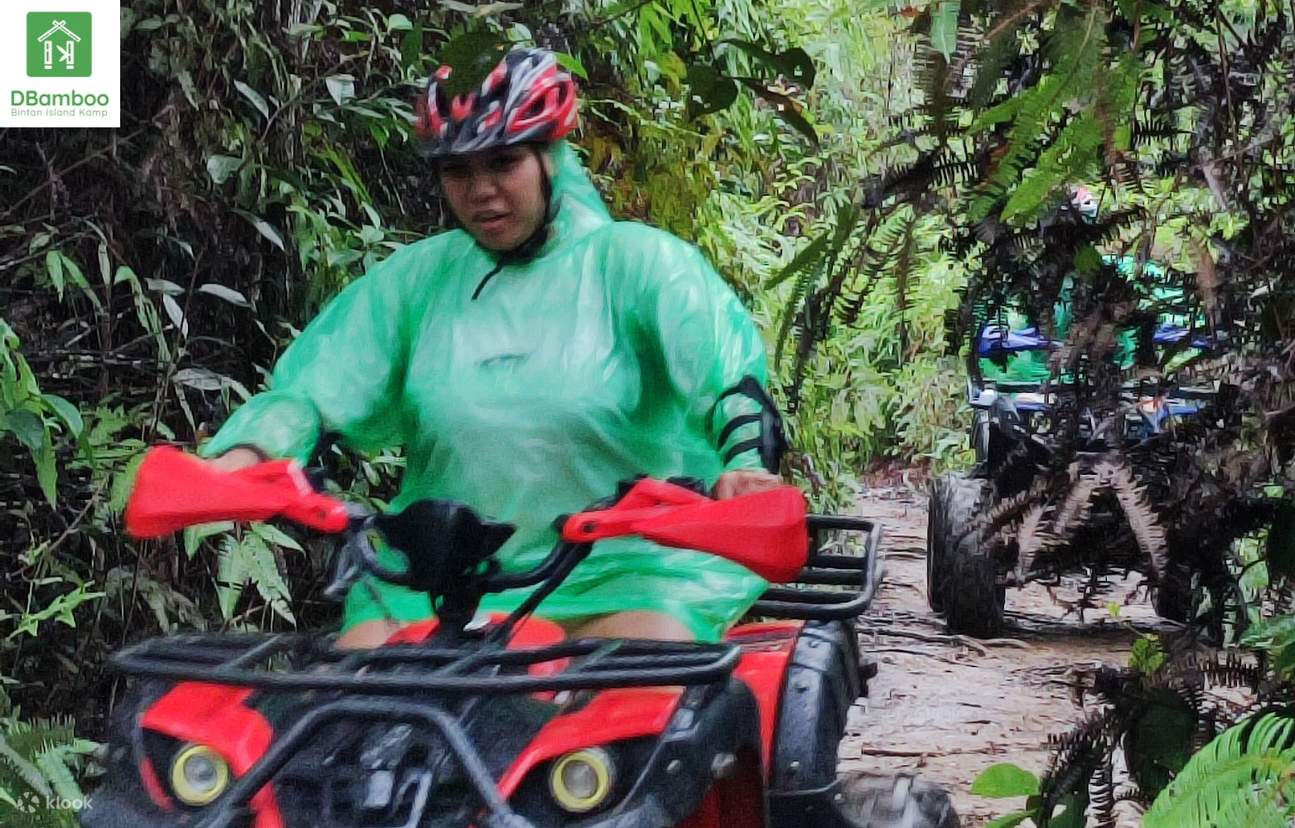 丛林小径和刺激体验🌿🏍️