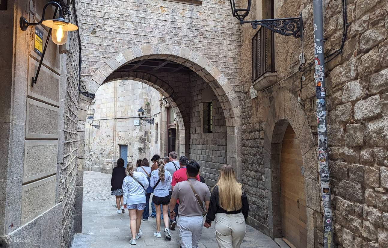 Gothic Quarter Walking Tour - Klook, Vereinigte Staaten