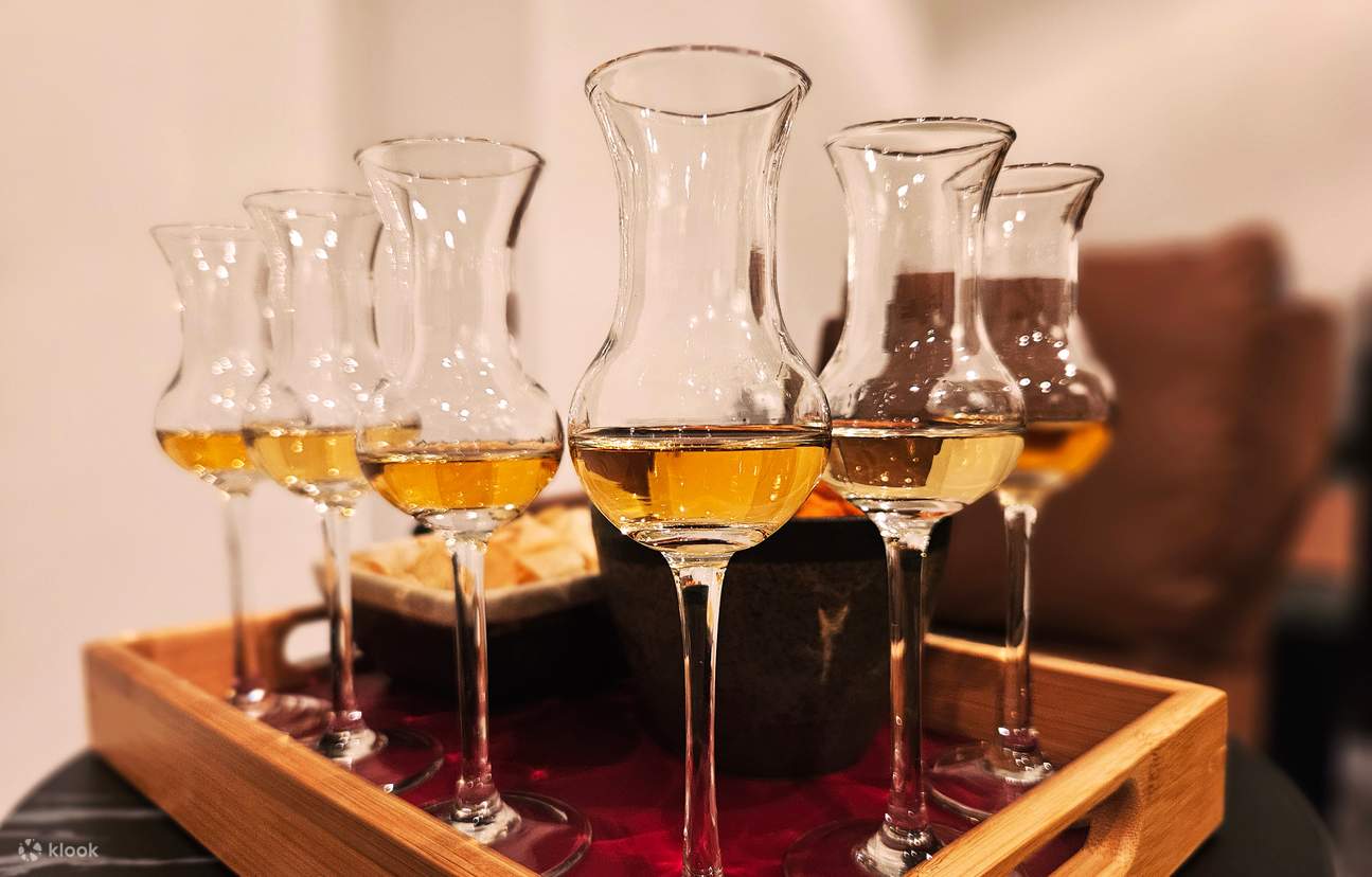 สุดยอดประสบการณ์คลาสเรียนชิมวิสกี้และบาร์ในปีนัง