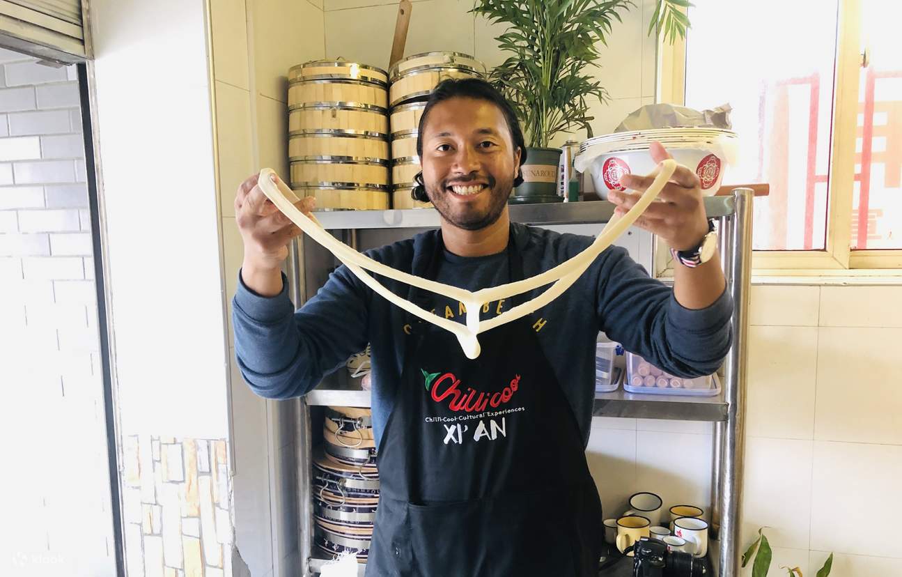 คลาสเรียนทำบะหมี่ Biang Biang ในซีอาน พร้อมเยี่ยมชมตลาด - Eatwith