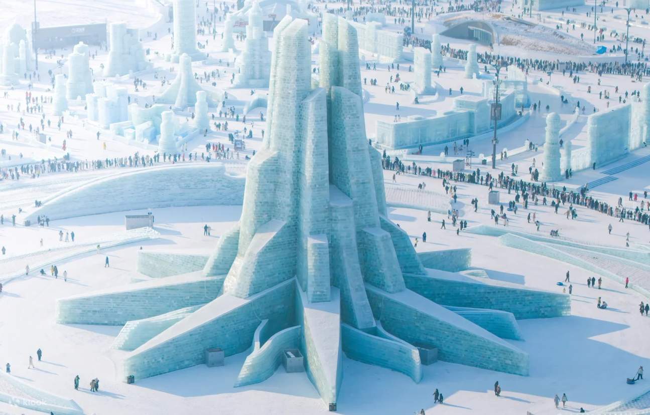 Profitez d'une journée à la découverte des lieux les plus emblématiques de Porto et Vila Nova de Gaia, à travers les yeux d'un guide local.

Disponibilité : Tous les jours de 10:00 à 19:00

Durée : Environ 8 heures.

Langues : Portugais, Anglais, Espagnol