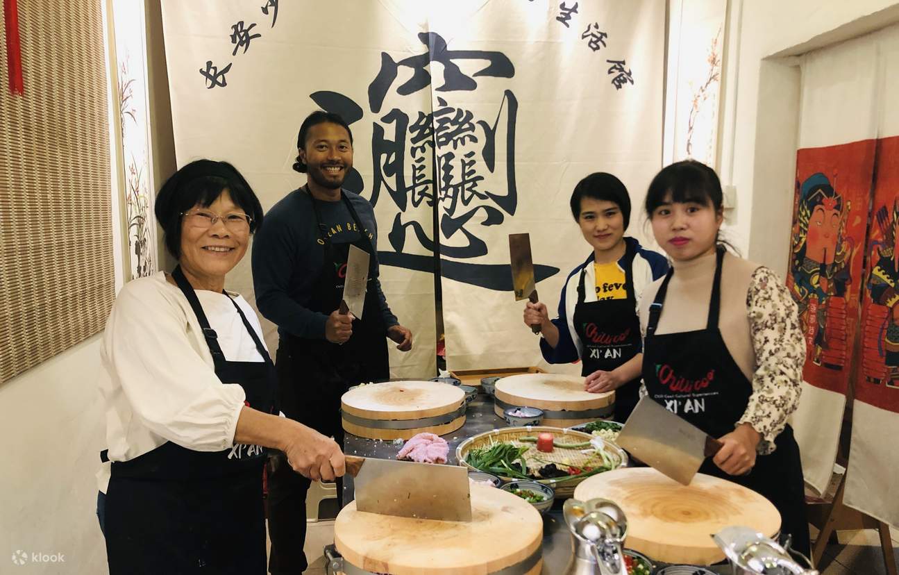 คลาสเรียนทำบะหมี่ Biang Biang ในซีอาน พร้อมเยี่ยมชมตลาด - Eatwith