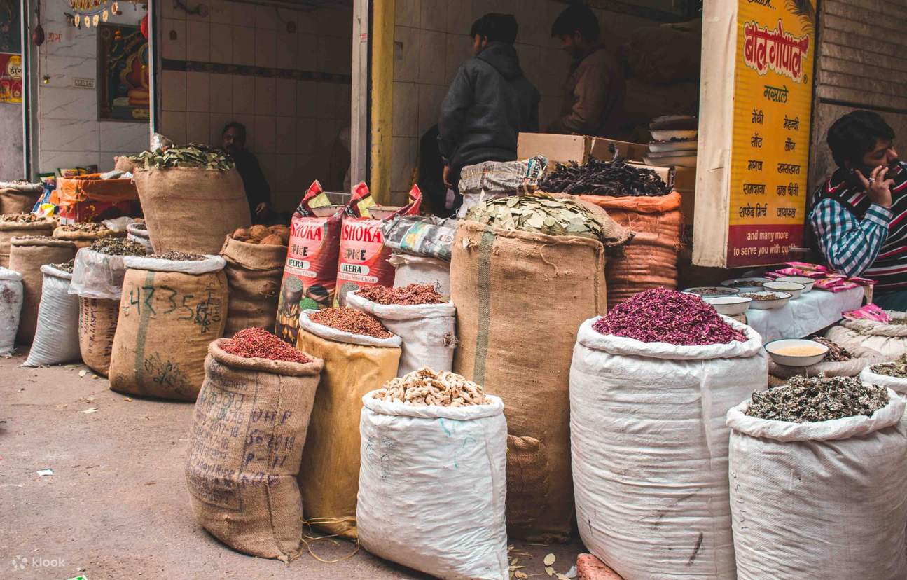 5-Hour Private Tour: Chandni Chowk, Red Fort & Raj Ghar - Klook United ...