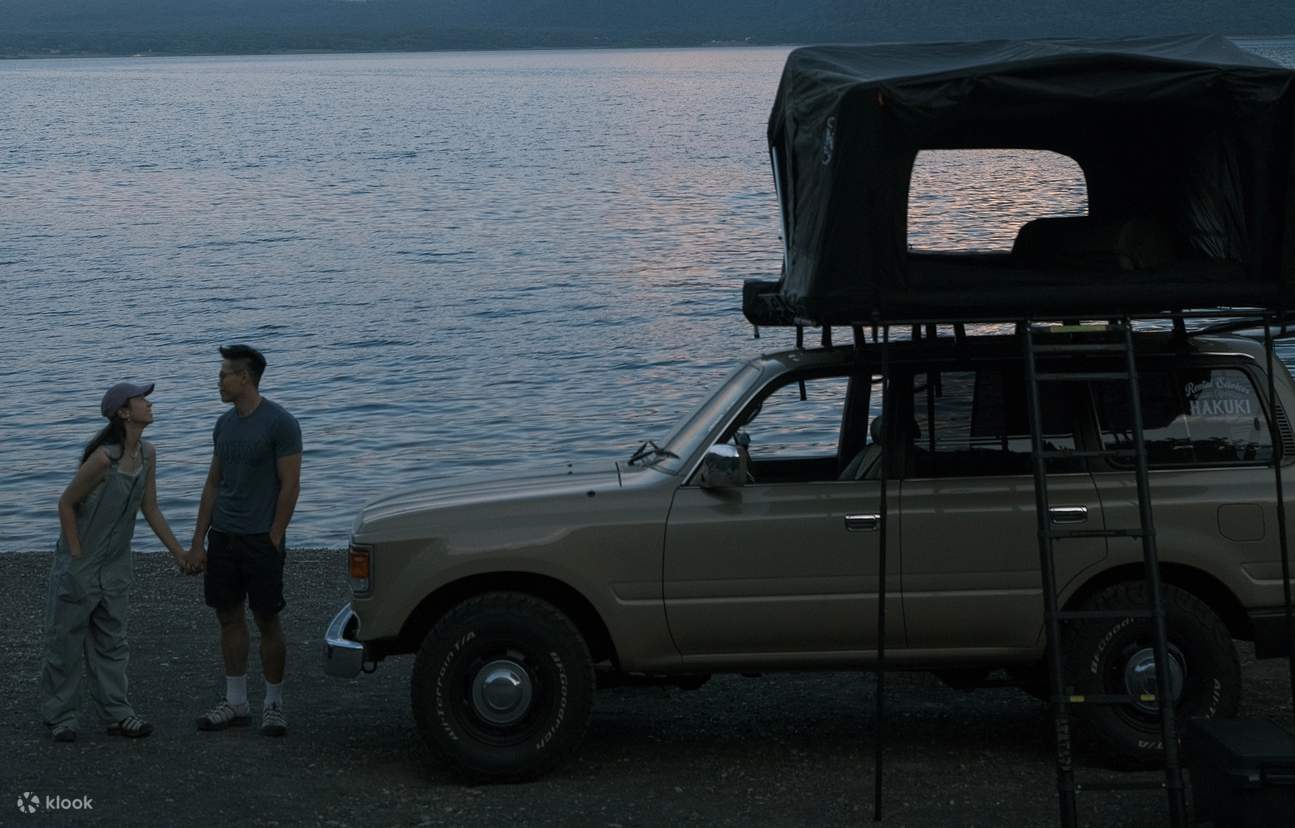 Toyota Land Cruiser 80 Classic Rooftop Tent Campervan (Cocok untuk 4 Orang)