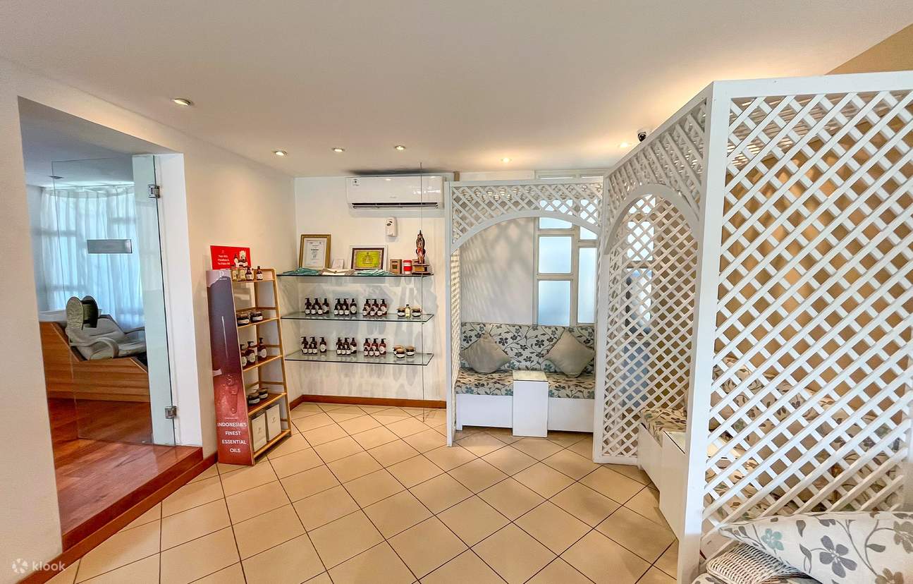 為了讓您在家也能延續護理療程，我們也販售身體磨砂膏、身體乳液、身體滋養霜等多種零售商品。