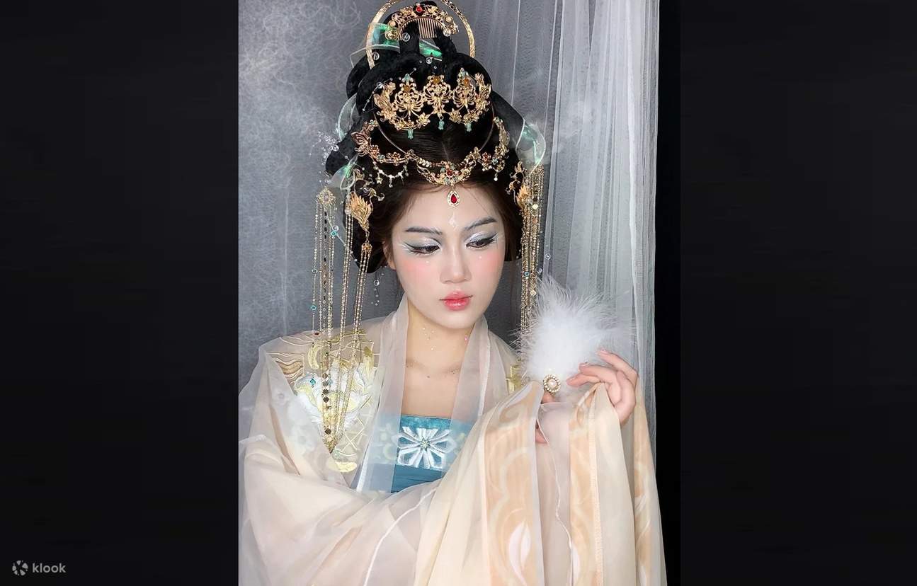 Each makeup look is meticulously designed to restore historical features while incorporating modern aesthetics, allowing you to find the perfect balance between classic and contemporary. Whether for photo shoots or events, our makeup will empower you to f