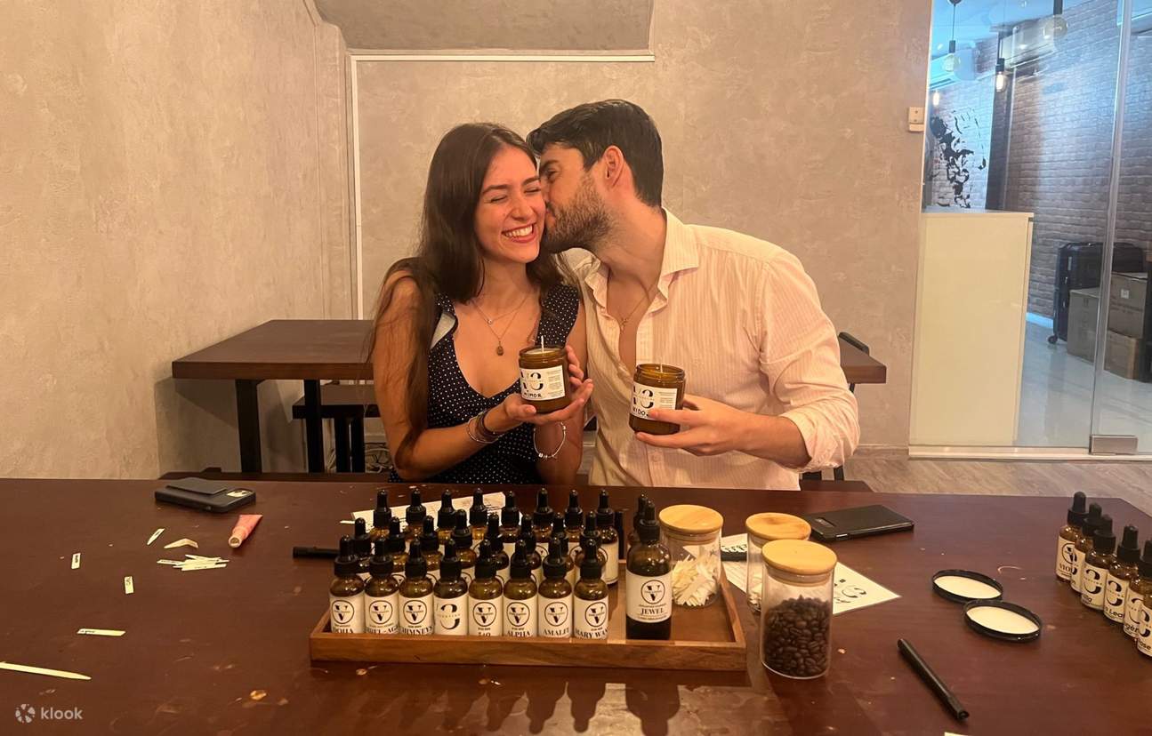 เวิร์กชอปทำเทียนหอมจากไขถั่วเหลืองที่เป็นมิตรต่อผู้ทานมังสวิรัติ