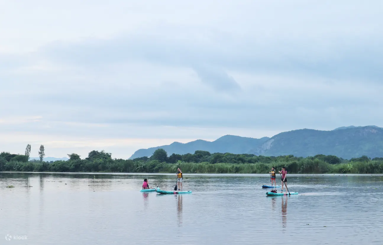 Paddle More Thailand 在北碧府的 SUP 水上活动