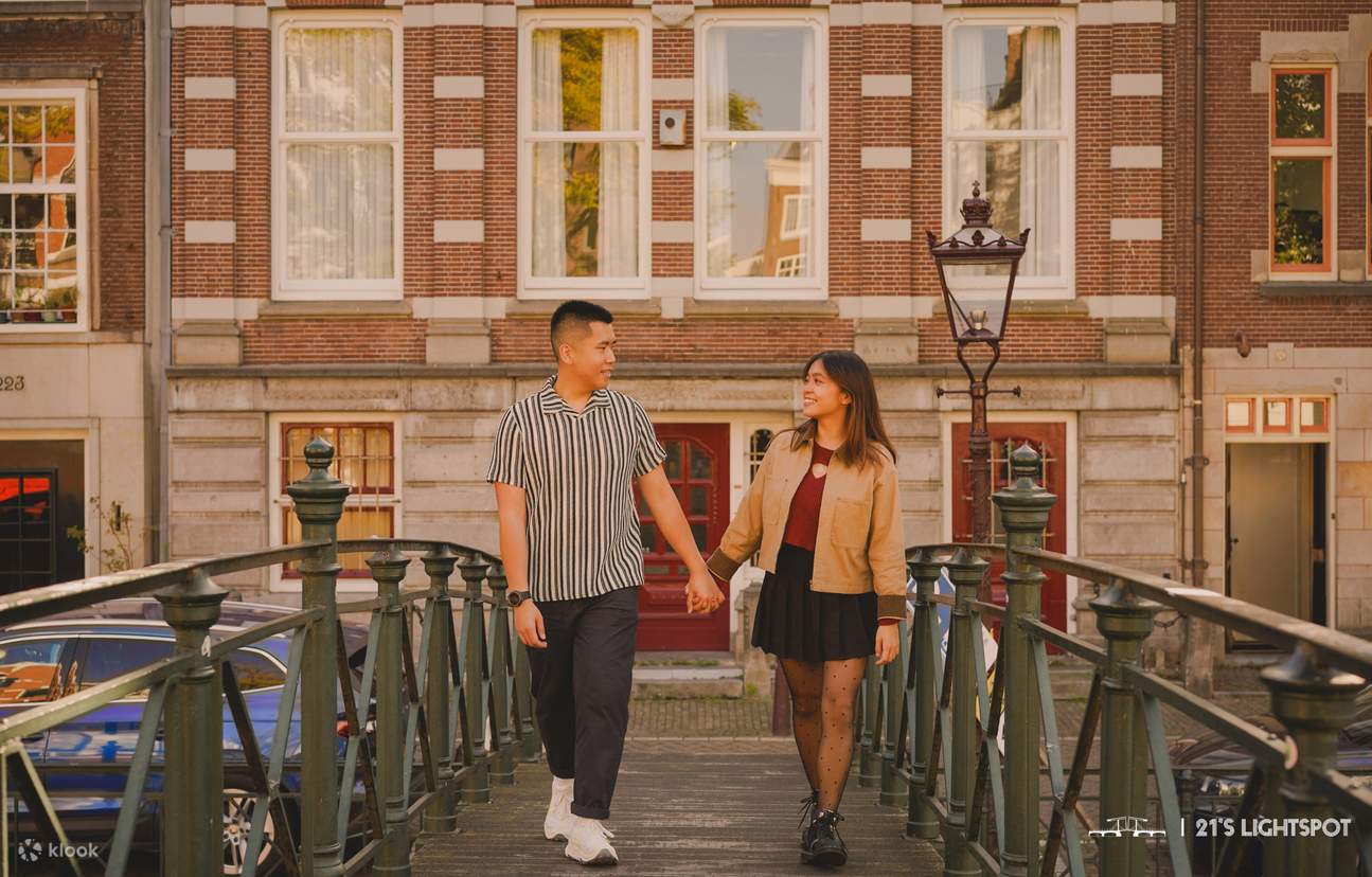 Hand in Hand, in Amsterdam