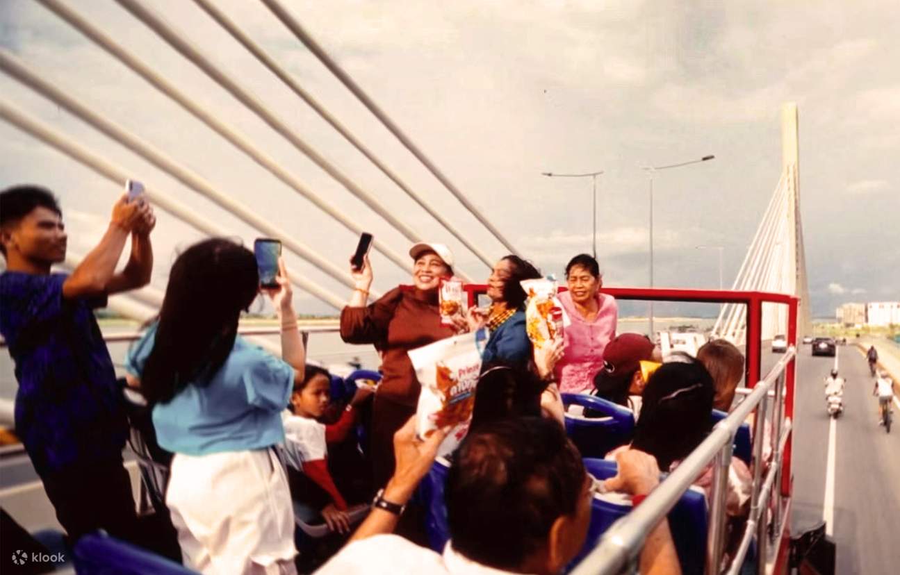 Phnom Penh: Tiket Bus Hop-On Hop-Off dengan Mekong Cruise Gratis