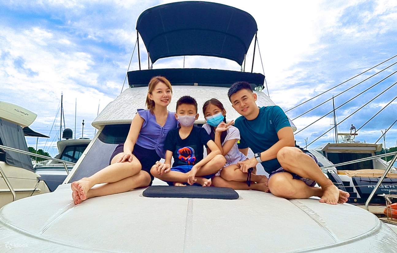 Percutian Yacht di Pulau Selatan, Singapura