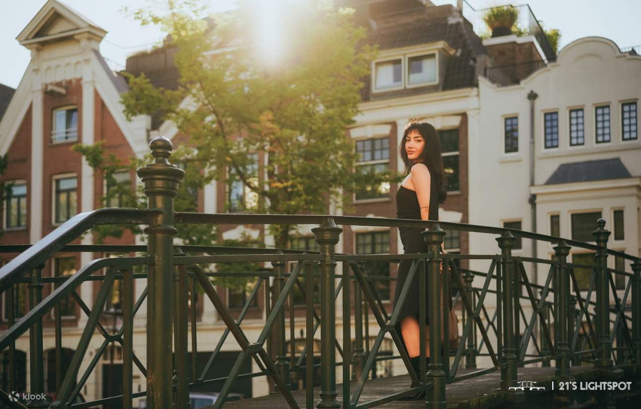 Sesi Foto Kanal Pribadi Amsterdam: Solo, Pasangan, atau Grup