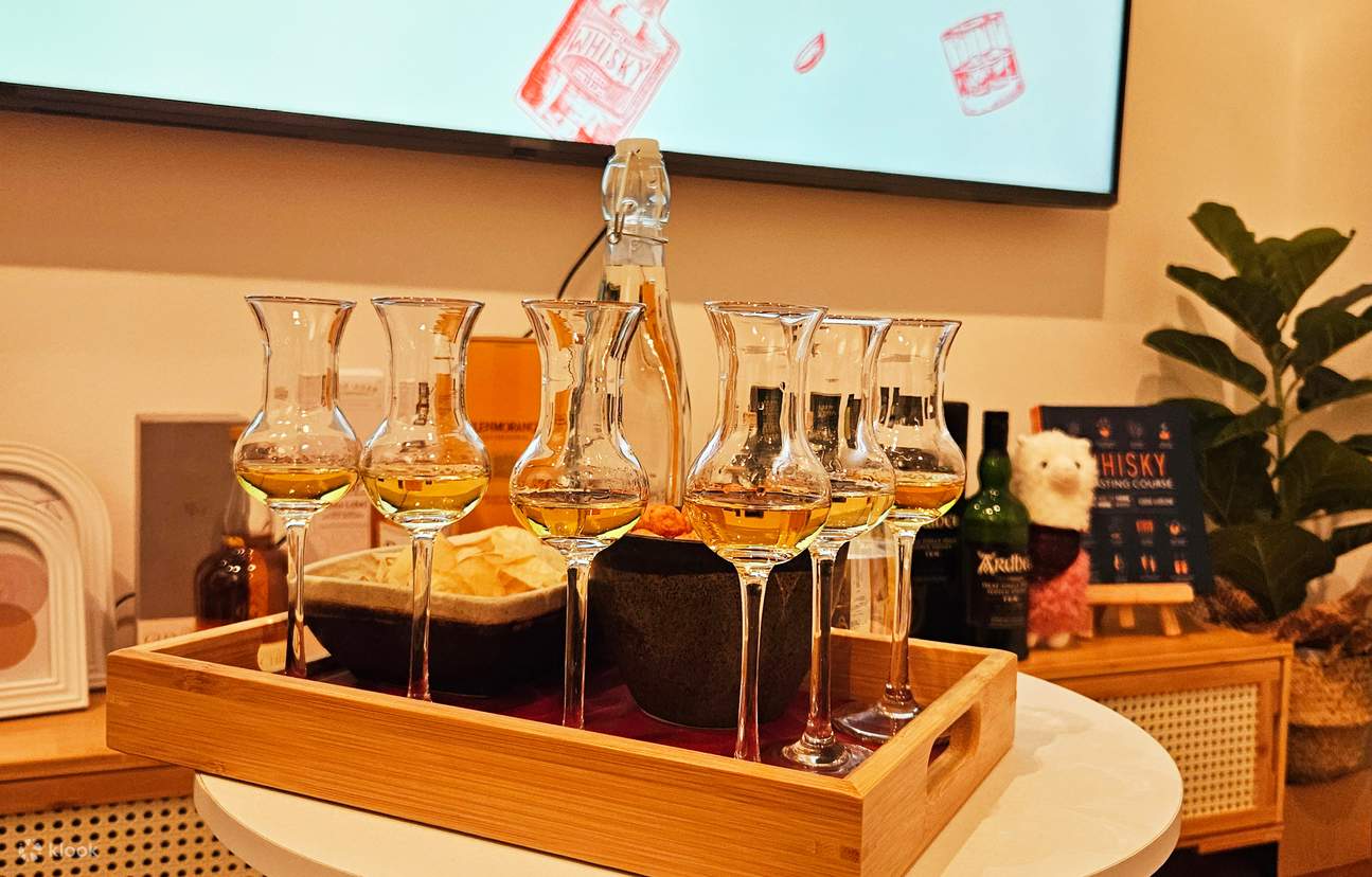 สุดยอดประสบการณ์คลาสเรียนชิมวิสกี้และบาร์ในปีนัง