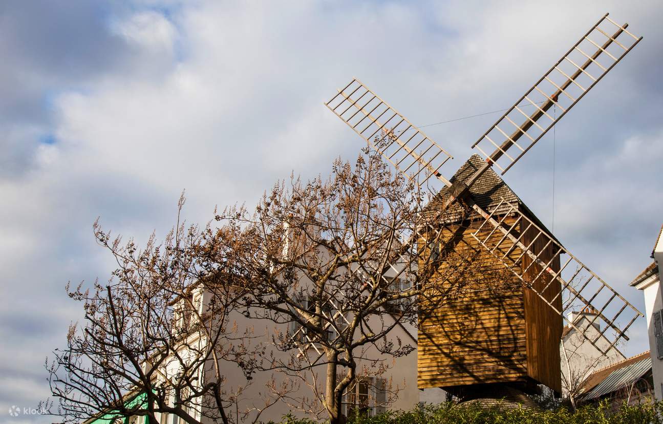 Montmartre Self Guided Walking Tour with an APP - Klook